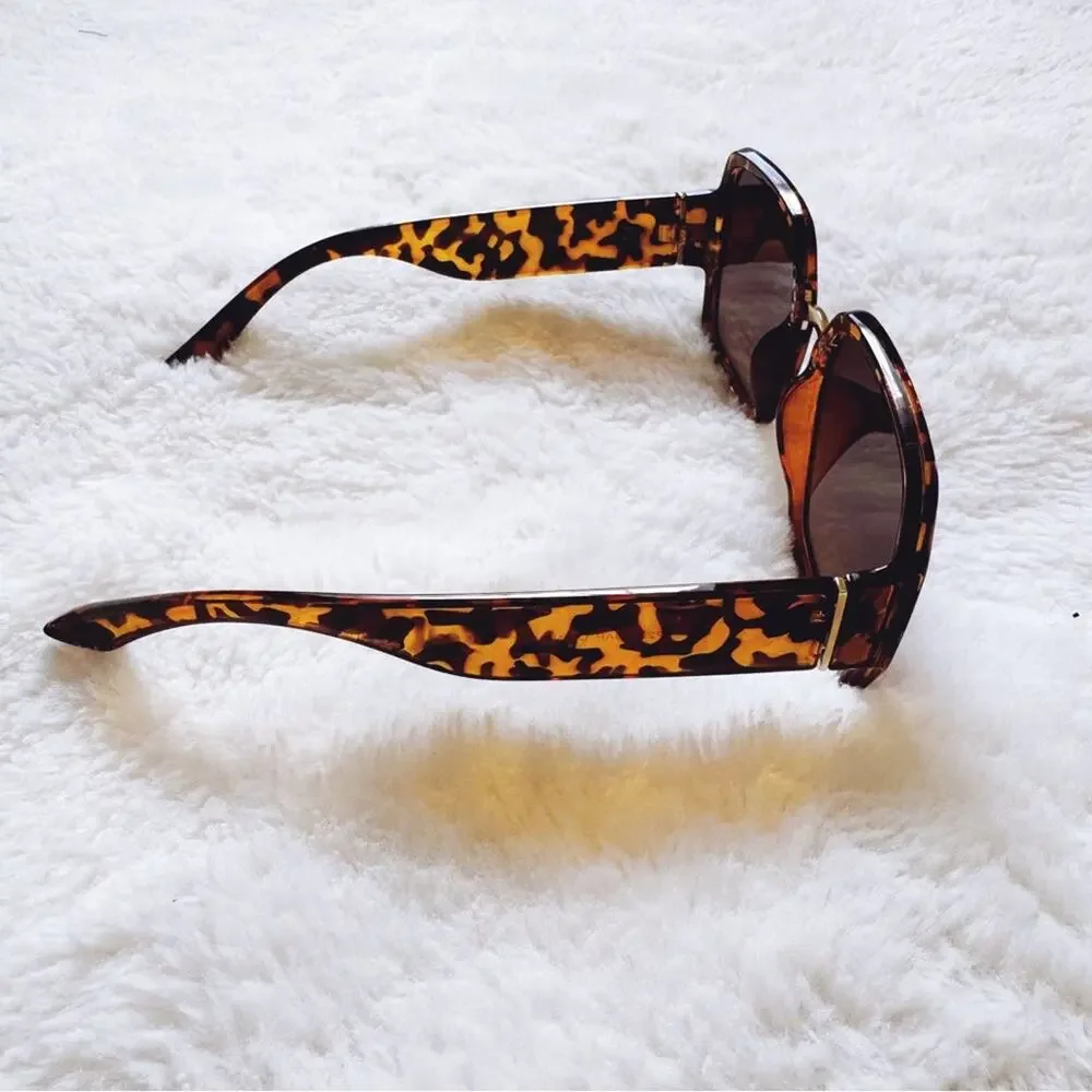 Layla Tortoise Brown Sleek Square Sunglasses